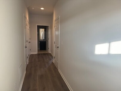Building Photo - Coming Soon! Beautiful 4Bedroom 3 Bath Townhome with Full Snowden Bridge Amenities Included!