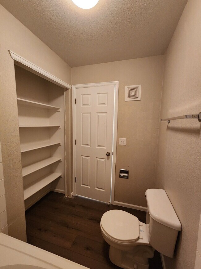 Building Photo - Spacious Two-Suite Townhome With Garage, Fireplace And Community Pool