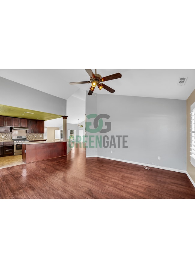 Building Photo - Lovely 3 Bedroom Home in Modesto MUST SEE!