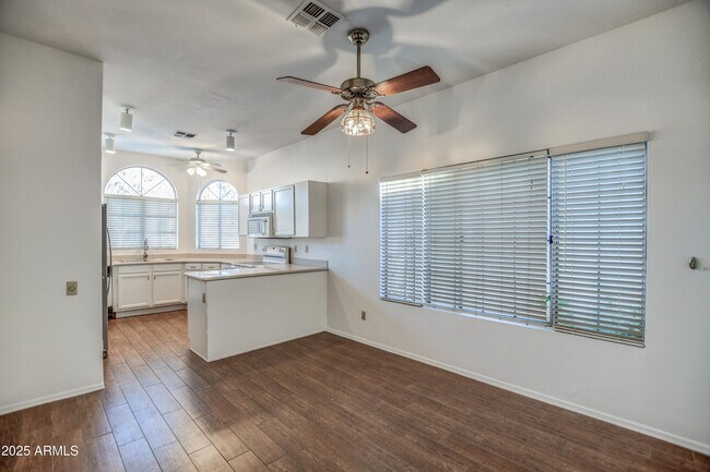 Building Photo - 11102 N 111th St