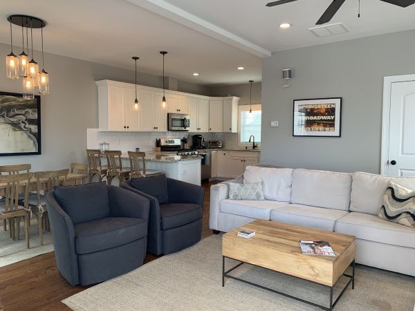 Building Photo - 183 W Atlantic Way