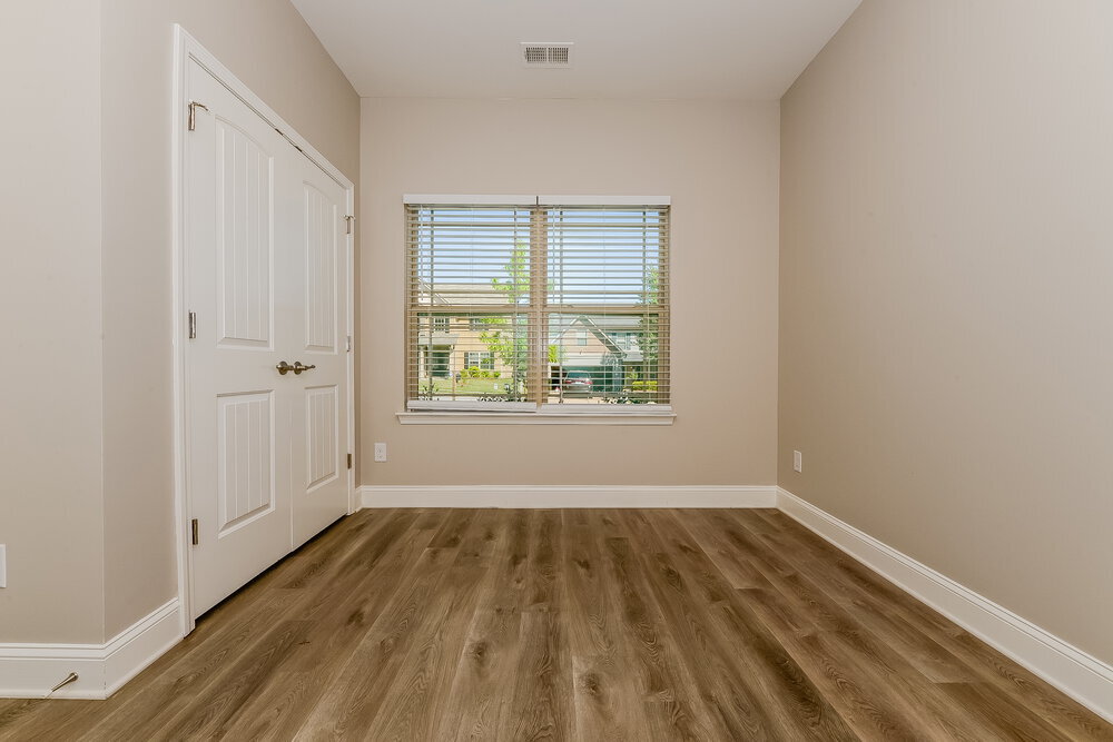 Building Photo - 4974 Summersun Dr