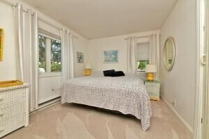 Building Photo - 208 Standish Rd