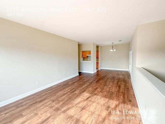 Building Photo - 3719 Hargrove E Rd