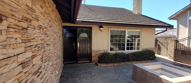 Building Photo - Upgraded Two Story Home - Bay Ho - View Lot - Central AC