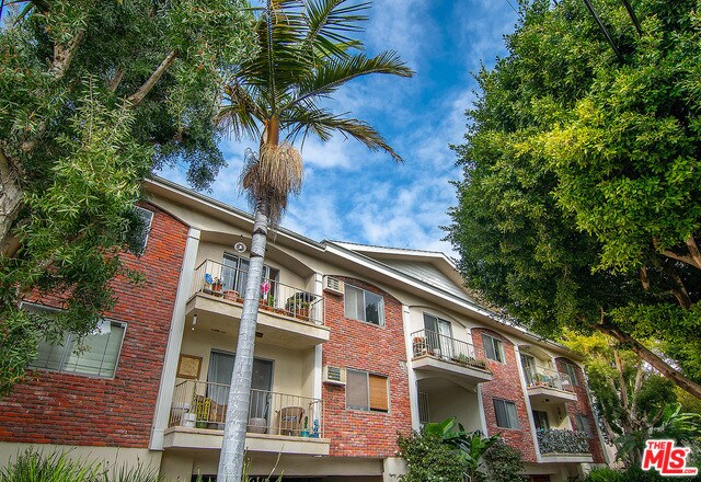 Building Photo - 2803 Arizona Ave