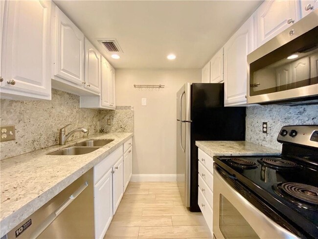 Building Photo - 111 Briny Ave