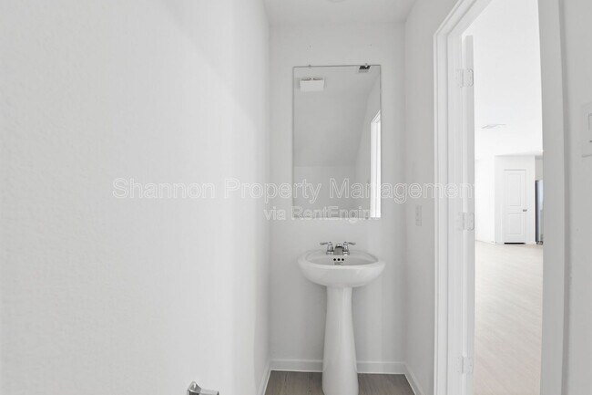 Building Photo - 316 Bush Mdw Ln