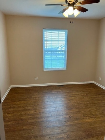 Building Photo - 1022 Heron Cir