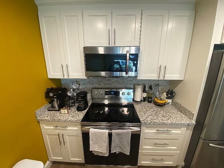 Building Photo - 3092 Peppermill Cir