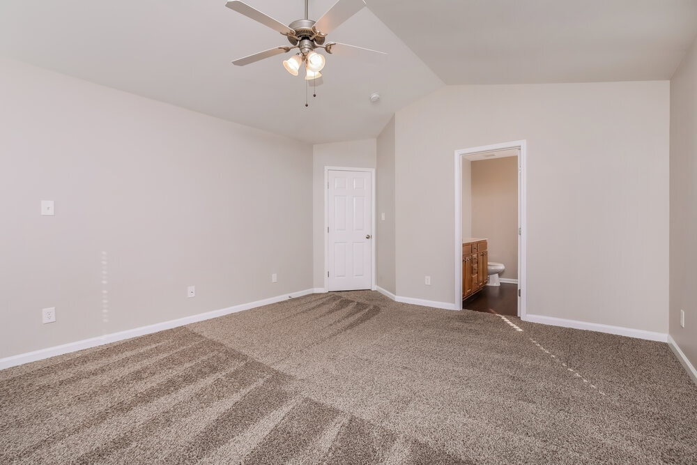 Building Photo - 4049 Laurel Glen Dr