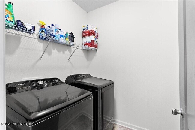 Building Photo - 595 Wild Rose Ln