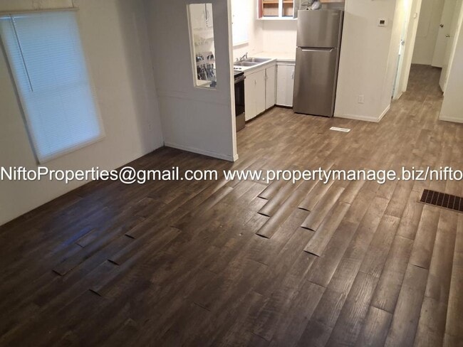 Building Photo - 5576 Aenon Ln