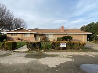 Building Photo - Charming Home