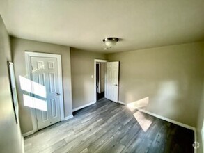 Building Photo - Newly rehabbed 3 bedroom home