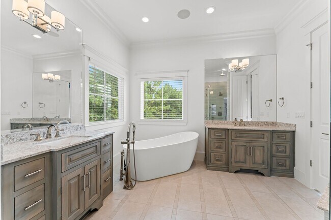 Building Photo - 426 Marshall St