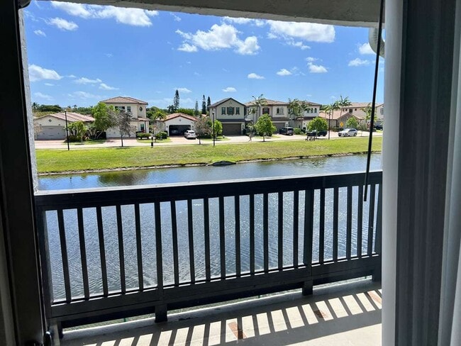 Building Photo - 465 SW 113th Way