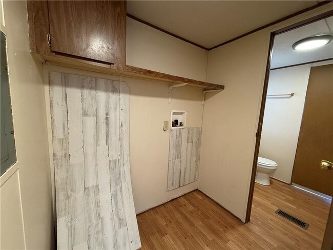 Building Photo - 15 Elza Dr