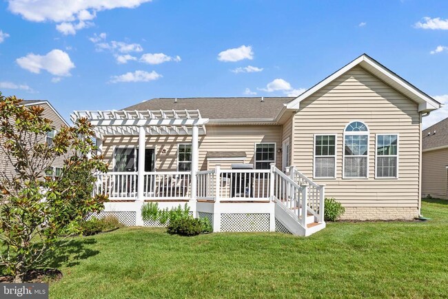 Building Photo - 29726 Vincent Village Dr