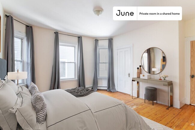 Primary Photo - Private bedroom in 5 bed/1 bath Home