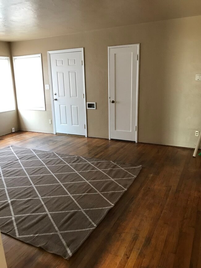 Building Photo - 1412 Ayers Ave