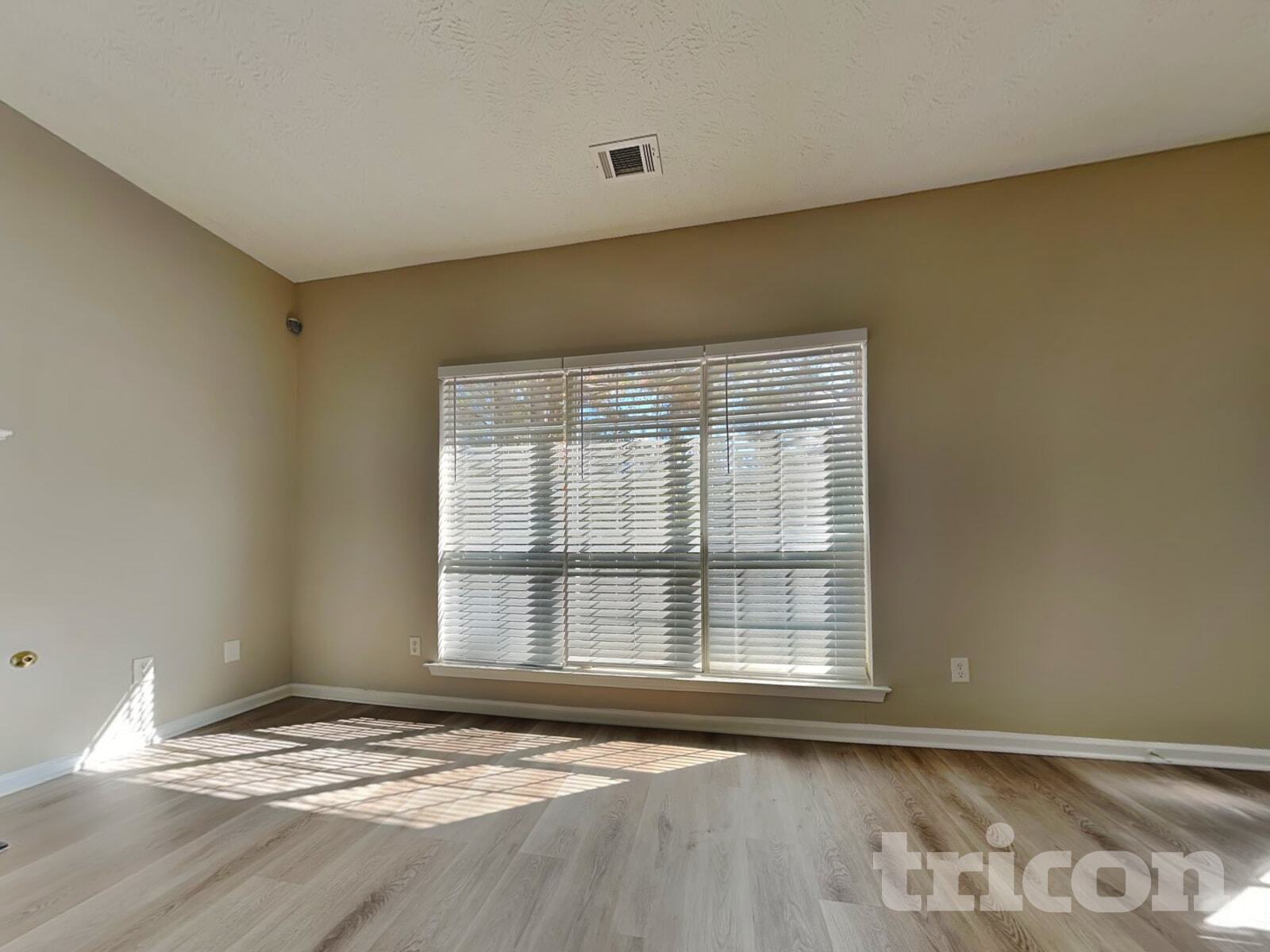 Building Photo - 11906 Fairway Overlook