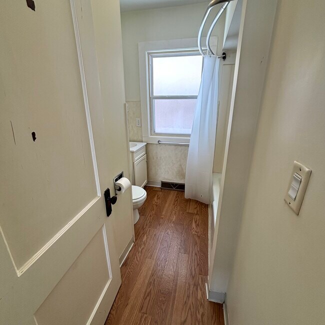 Building Photo - 329 Fenton St