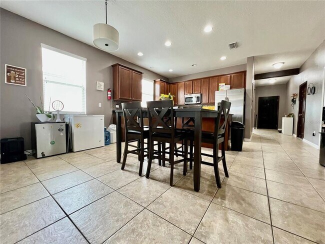 Building Photo - 724 Parker Den Dr