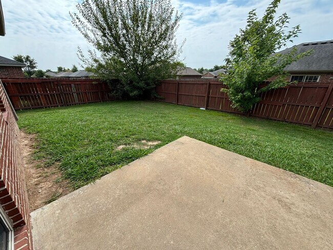 Building Photo - Clabber Creek Subdivision!! Worry Free Law...