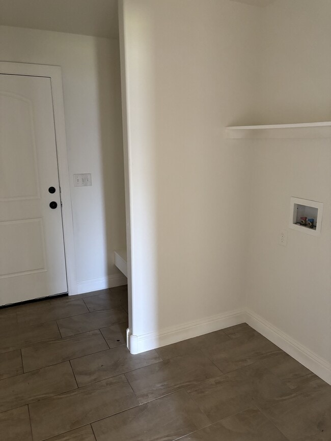 Building Photo - 4976 Remember Dr
