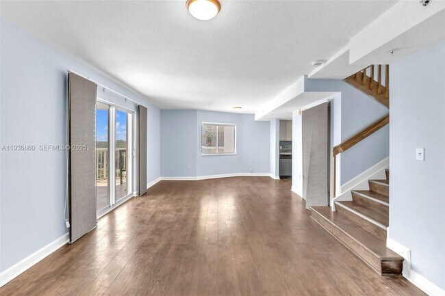 Building Photo - 280 SW 20th Rd