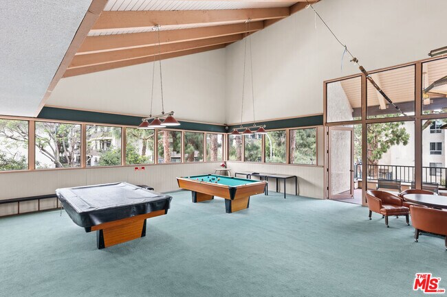 Building Photo - 6000 Canterbury Dr