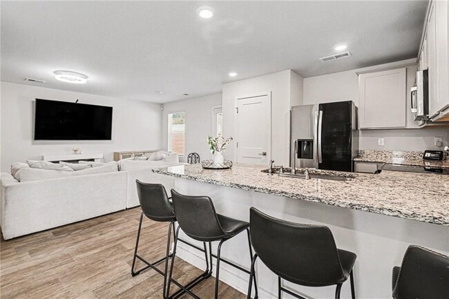 Building Photo - 3528 Station Dr