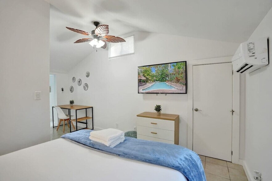 Building Photo - 1115 SW 4th St