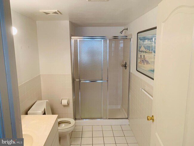 Building Photo - 1225 Norwalk Rd