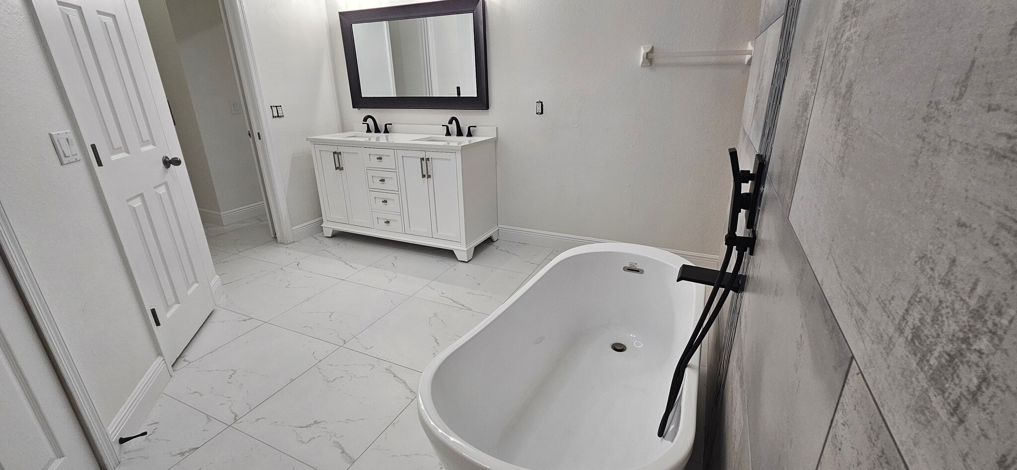 Building Photo - 2851 SW 49th Ter