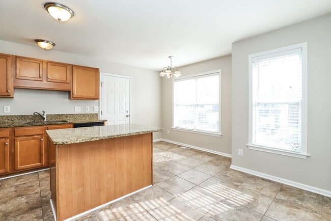 Building Photo - 4011 Mountainridge Dr