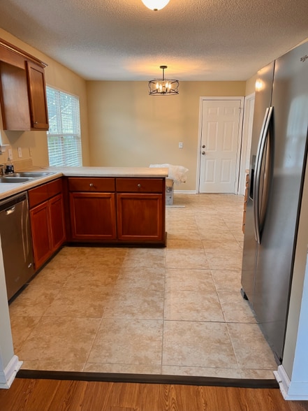 Building Photo - 232 Pampas Dr