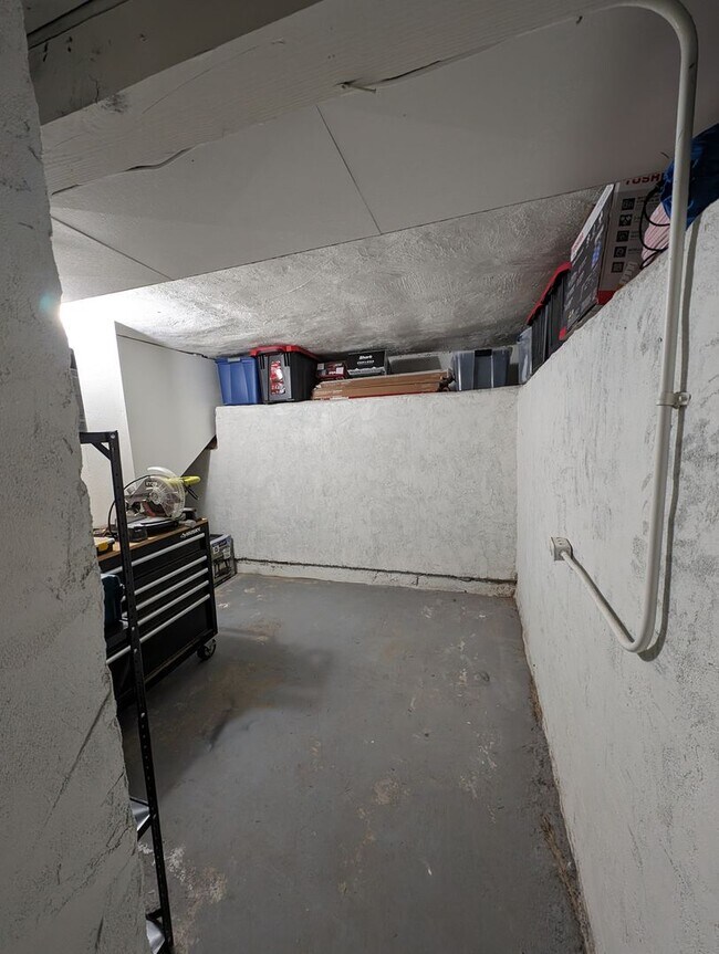 Building Photo - Updated 3 Bedroom Charmer in the Heart of ...
