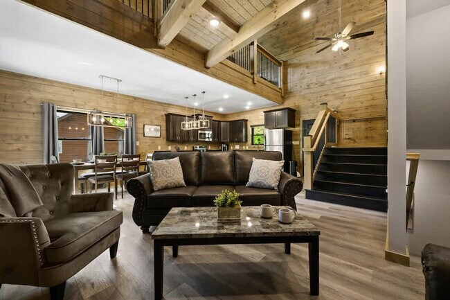 Building Photo - 2609 Stonebrook Dr