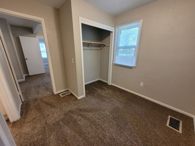 Building Photo - 2 bedroom, 1.5 bathroom home with detached garage!