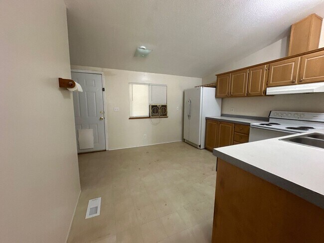 Building Photo - 15517 Riveredge Rd