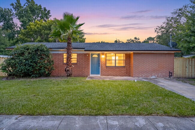 Building Photo - 7218 Zapata Dr