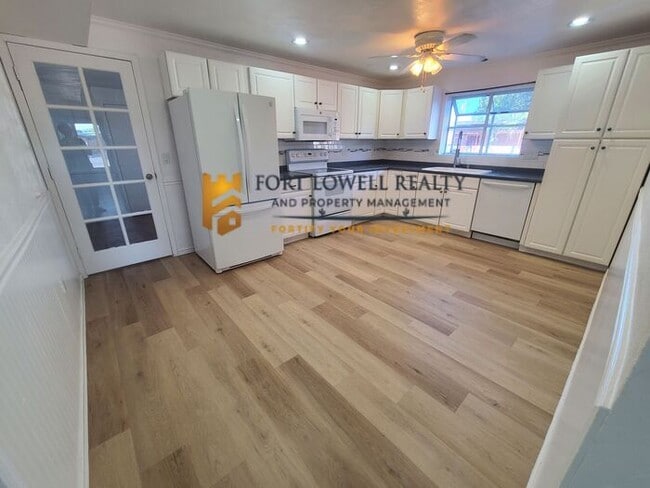 Building Photo - Beautiful 2 bedroom 2 bathroom!