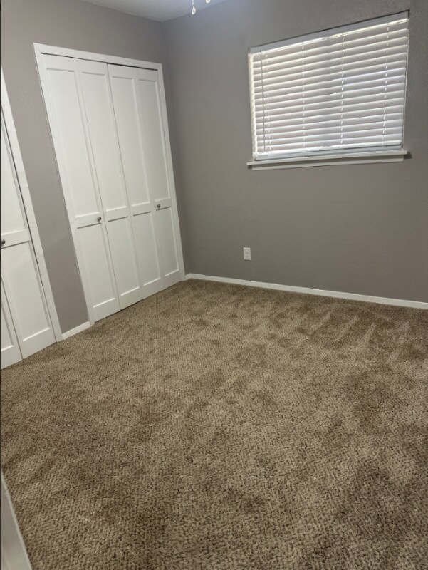 Building Photo - 2114 E Marshall Ave