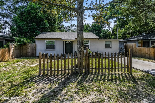 Primary Photo - 9155 5th Ave