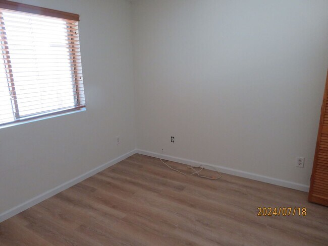 Building Photo - Centrally Located Family Home for Rent