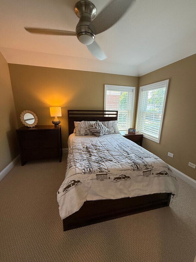 Building Photo - Beautiful Furnished 3BR/2BA Home in Prime Lincolnwood Location – Top-Rated Schools