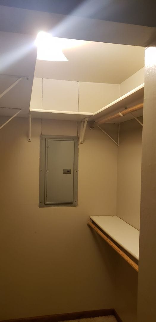 Building Photo - 4 bedroom 2 bath ranch