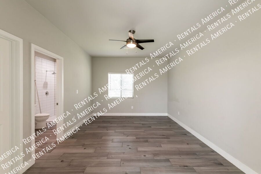 Building Photo - 922 S Fremont Ave